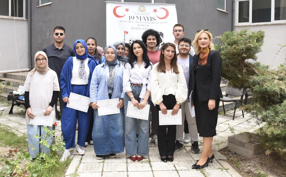 Selçuk Üniversitesi Eğitim Fakültesi’nde 19 Mayıs Coşkusu